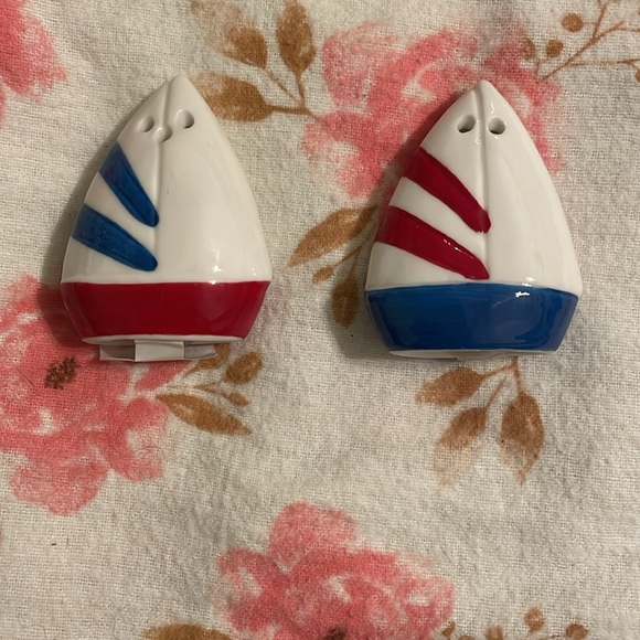 Sailboat Mini Salt & Pepper Shakers Set - Picture 6 of 8